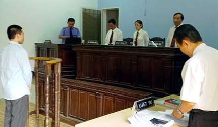 Chế định mới về bào chữa, bảo vệ quyền, lợi ích hợp pháp của đương sự...